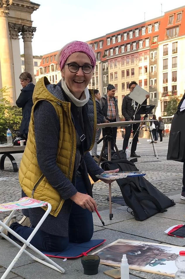 Ute König beim Aquarellieren im Freien